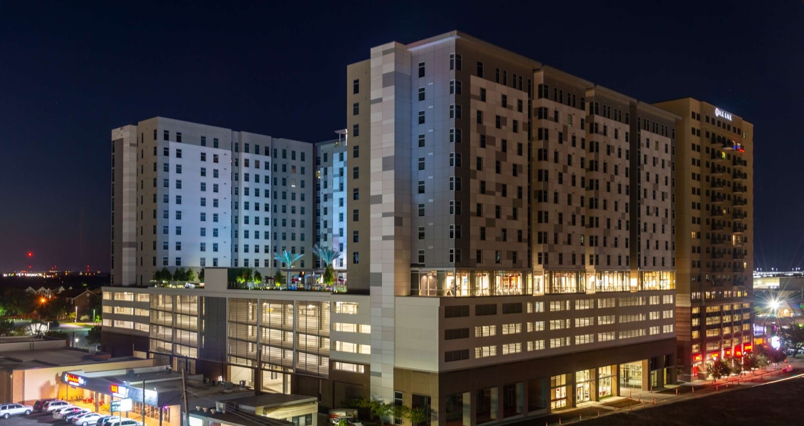 Exterior view of Ion College Station Apartment building.