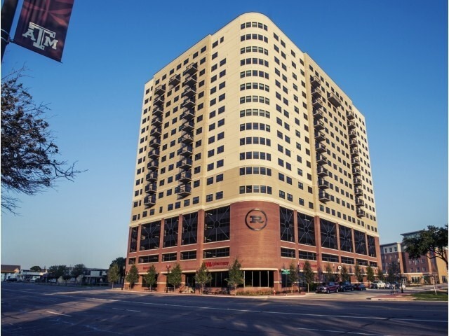 Rise at Northgate building Texas A&M off-campus student housing